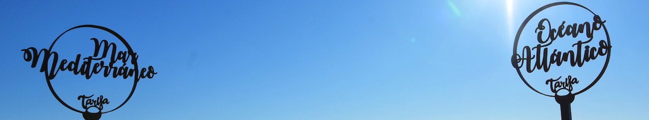 Schilder Mittelmeer und Atlantik auf Tarifa, Spanien